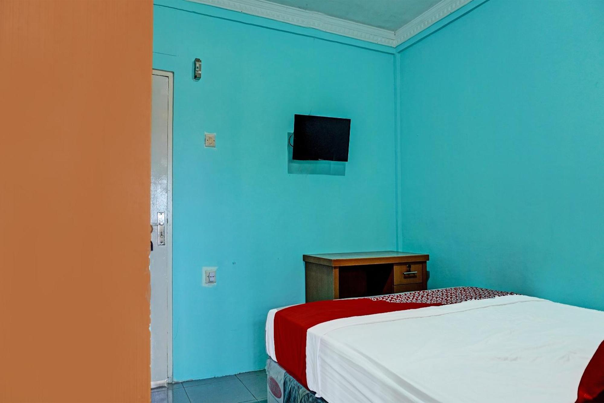 Oyo 91731 Home Stay Elis Cateliya Syariah Karawang Zewnętrze zdjęcie