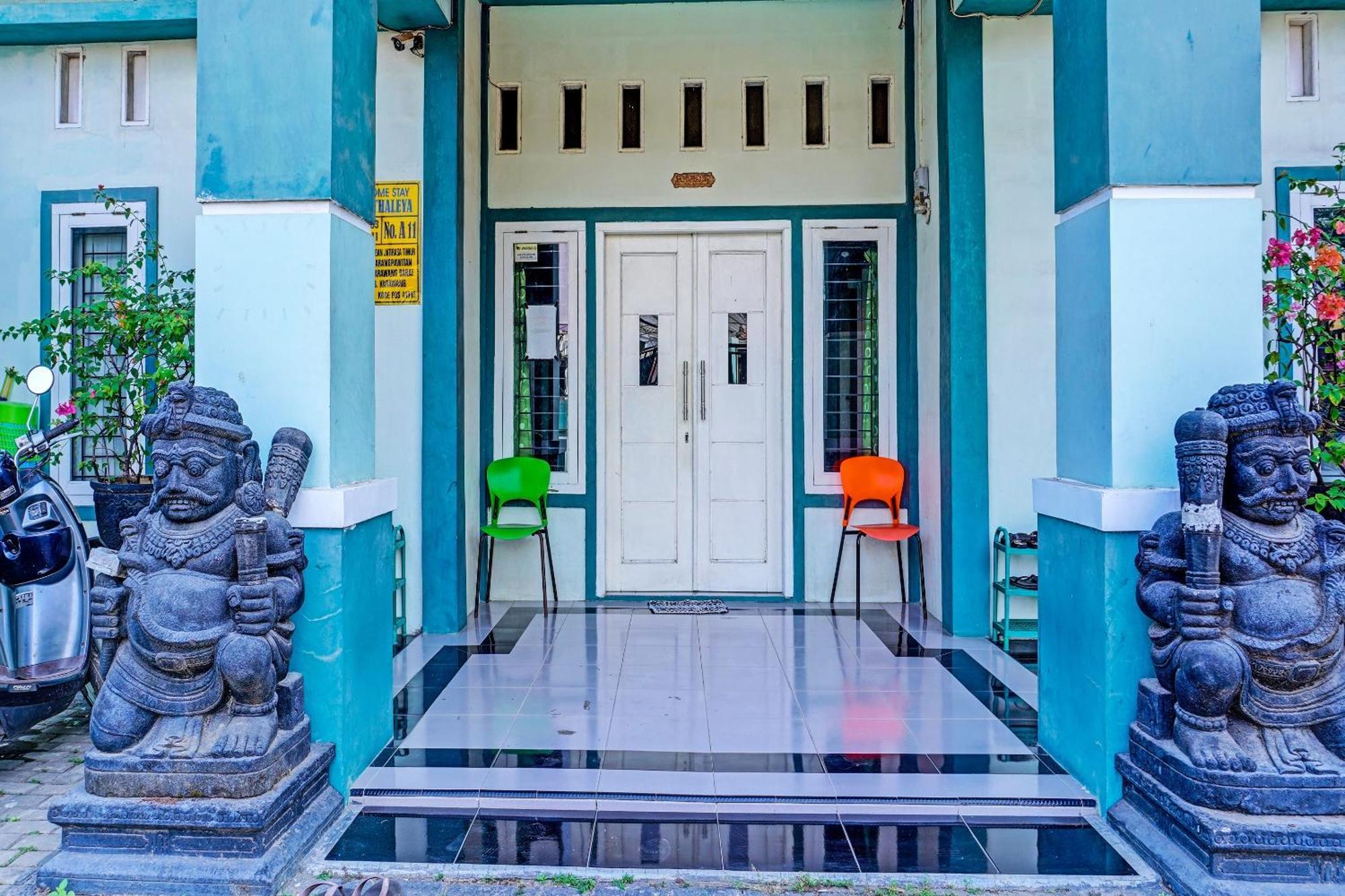Oyo 91731 Home Stay Elis Cateliya Syariah Karawang Zewnętrze zdjęcie