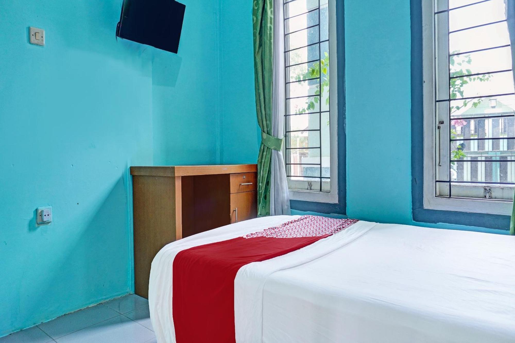 Oyo 91731 Home Stay Elis Cateliya Syariah Karawang Zewnętrze zdjęcie