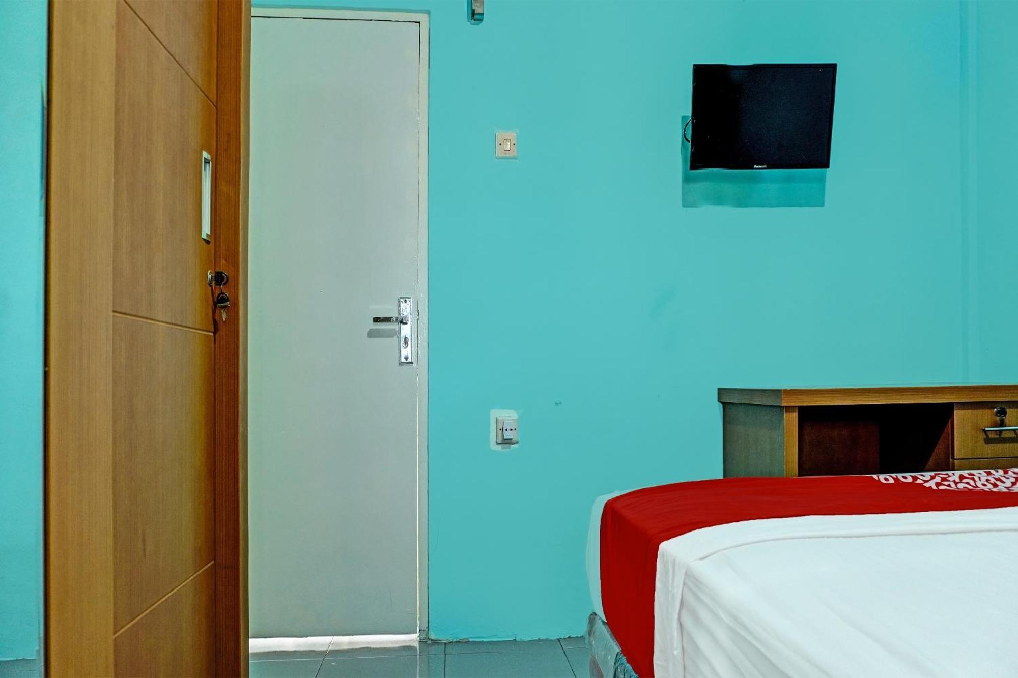 Oyo 91731 Home Stay Elis Cateliya Syariah Karawang Zewnętrze zdjęcie