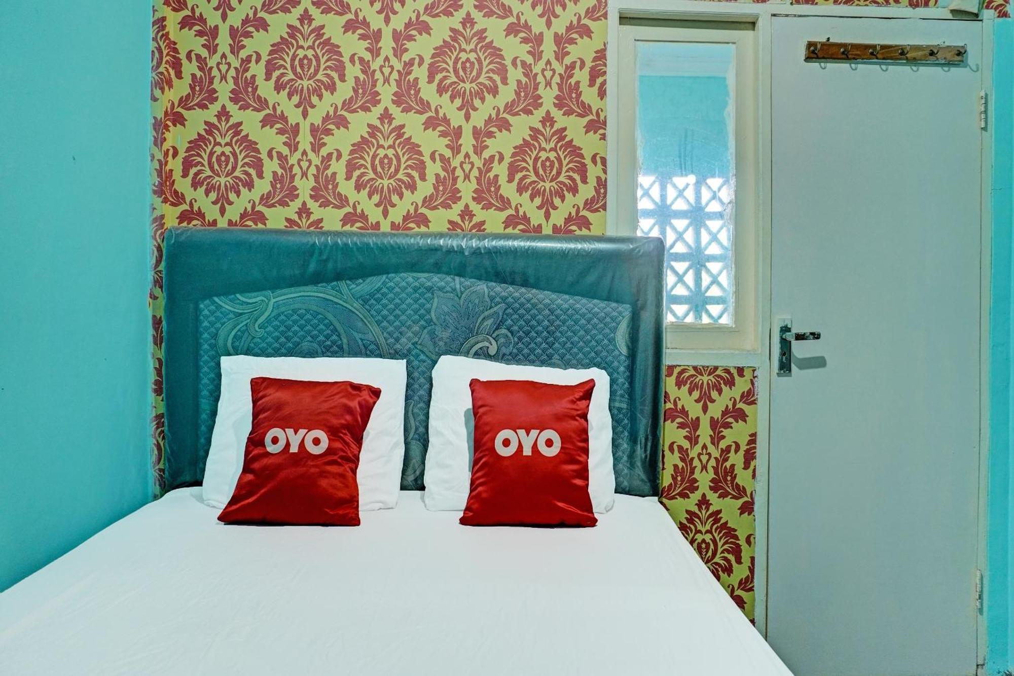 Oyo 91731 Home Stay Elis Cateliya Syariah Karawang Zewnętrze zdjęcie